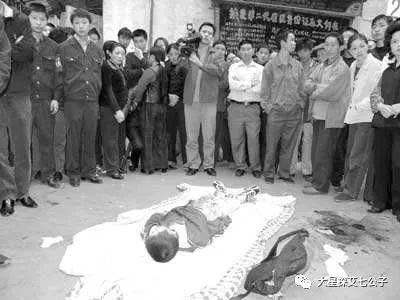 图片[5]-大案纪实：重庆红裙男孩离奇死亡案，重庆男孩穿红衣吊挂身亡，警方如何解释的?-小师评
