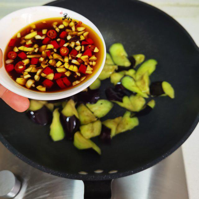 图片[10]-红烧茄子的家常做法（家常红烧茄子，营养健康，味道更鲜美）-小师评